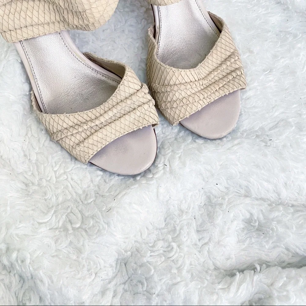 Isola Nude Woven Leather Heels Sandals Size 8.5 Open Toe